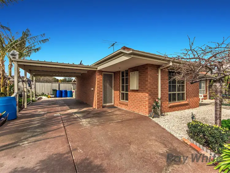 2/230 Main Road East, St Albans VIC 3021