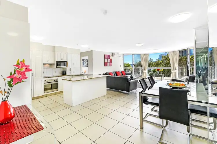 63 Cavill Avenue