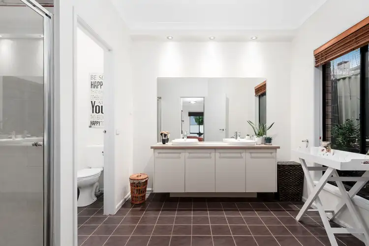 Fifth view of Homely house listing, 4 Jardine Court, Pakenham VIC 3810