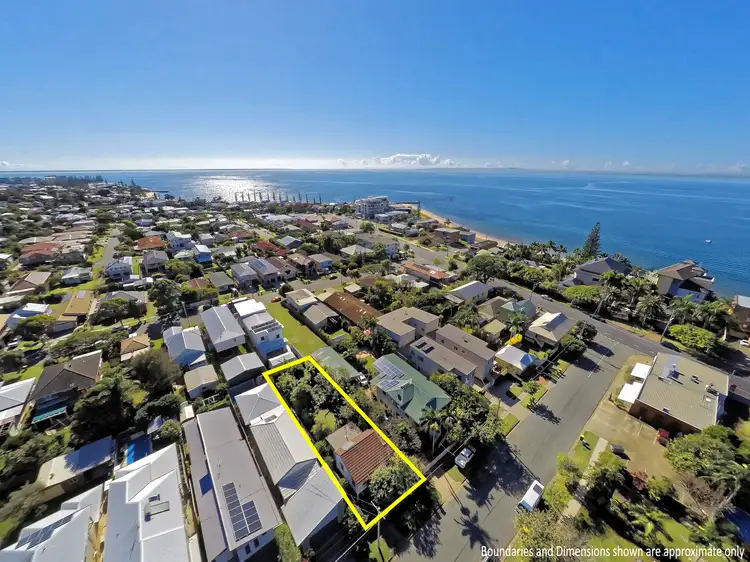 8 Dunns Terrace, Scarborough QLD 4020