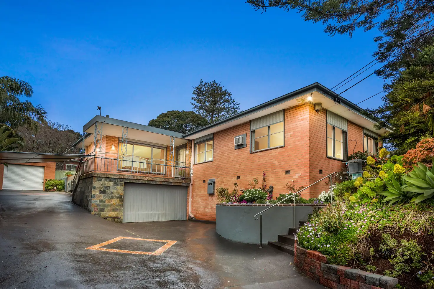 Main view of Homely house listing, 2 Mayfield Drive, Mount Waverley VIC 3149
