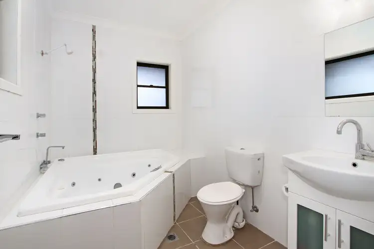Fifth view of Homely house listing, 2 Mayne Drive, Tamworth NSW 2340