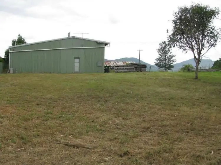 2/1 Bucketts Way South, Gloucester NSW 2422