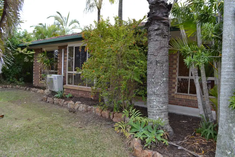 24 Deloraine Avenue, Urangan QLD 4655
