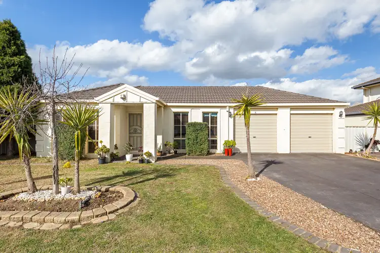 5 Waterford Avenue, Craigieburn VIC 3064