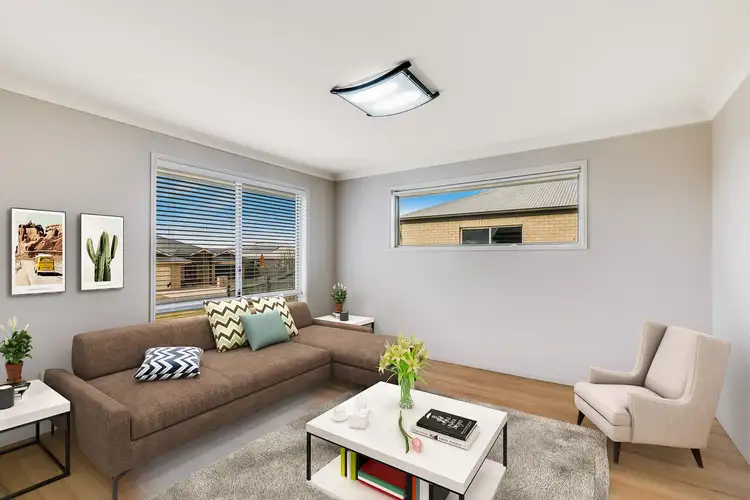 Second view of Homely house listing, 8 Lanagan Court, Middle Ridge QLD 4350