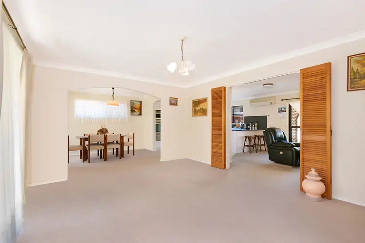 Second view of Homely house listing, 11 Michelle Crescent, Wishart QLD 4122