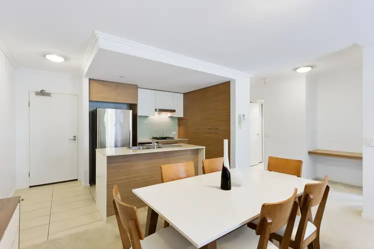 Fifth view of Homely unit listing, 2/154 Musgrave Avenue, Southport QLD 4215
