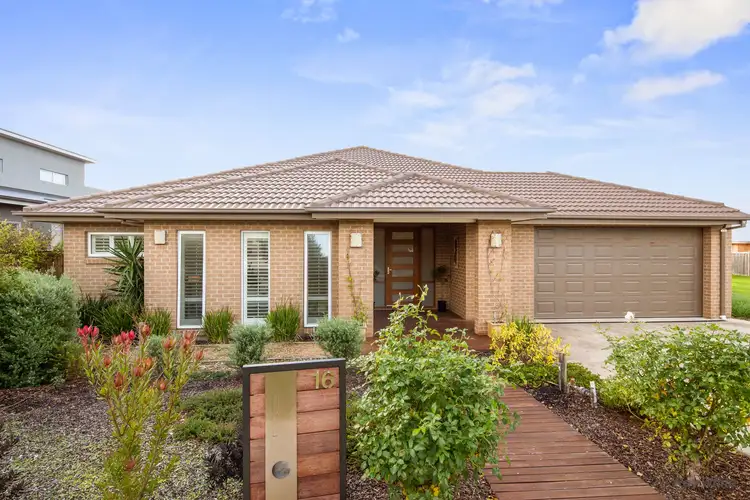 16 Boobook Grove, Cowes VIC 3922