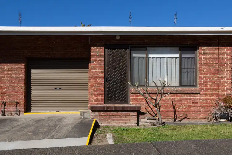 2/104 Kalandar Street, Nowra NSW 2541