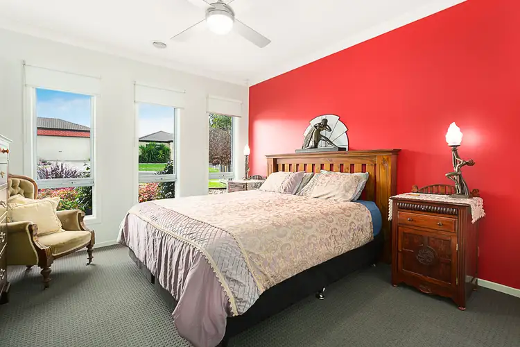 Fifth view of Homely house listing, 19 Richie Court, Drouin VIC 3818