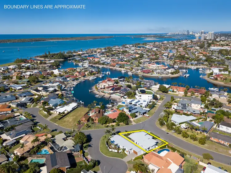 17 Wewak Avenue, Runaway Bay QLD 4216