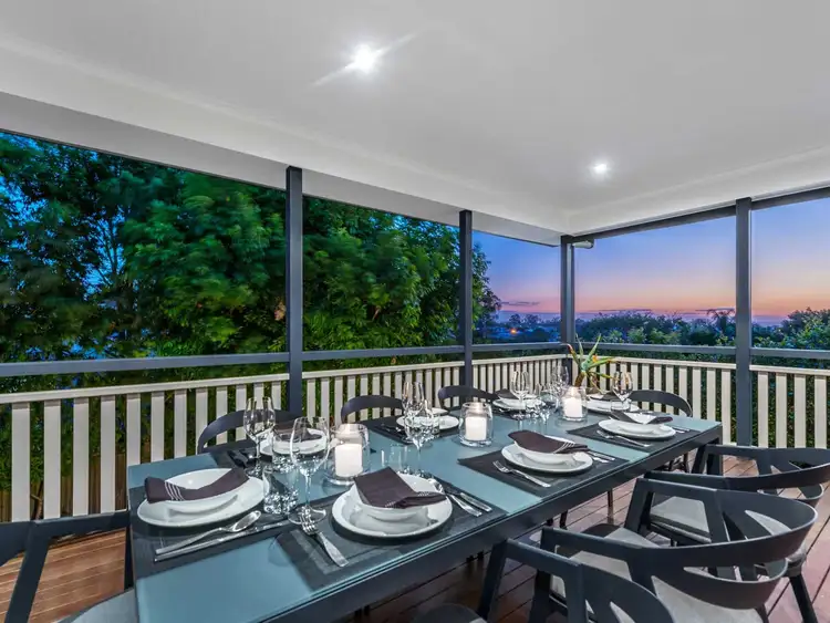 37 Brisbane Avenue, Camp Hill QLD 4152