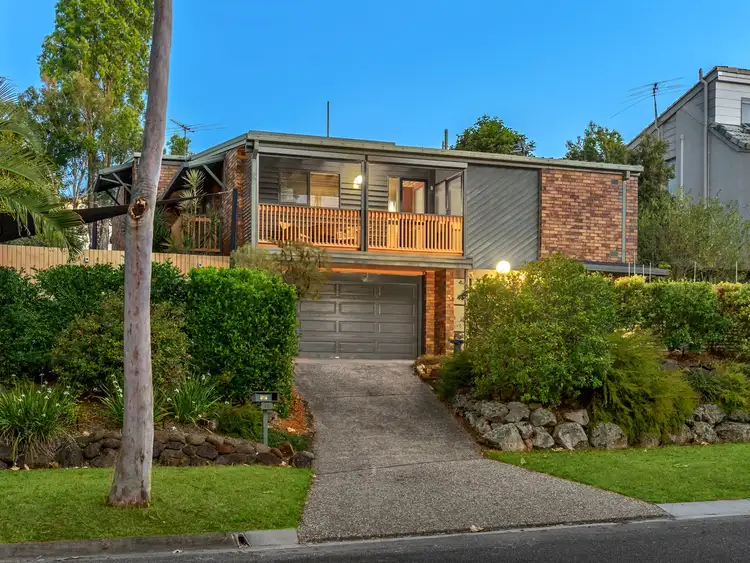 14 Burrumbuck Street, Chapel Hill QLD 4069