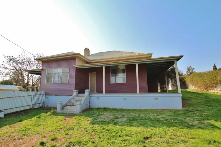 14 Russell Street, Young NSW 2594