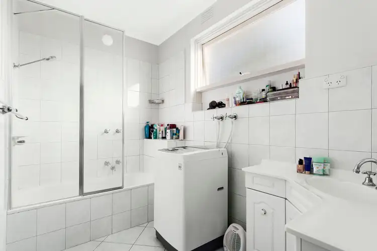 Sixth view of Homely apartment listing, 5/33 Toolambool Road, Carnegie VIC 3163