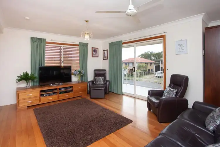 Second view of Homely house listing, 7 Linfield Street, Mansfield QLD 4122