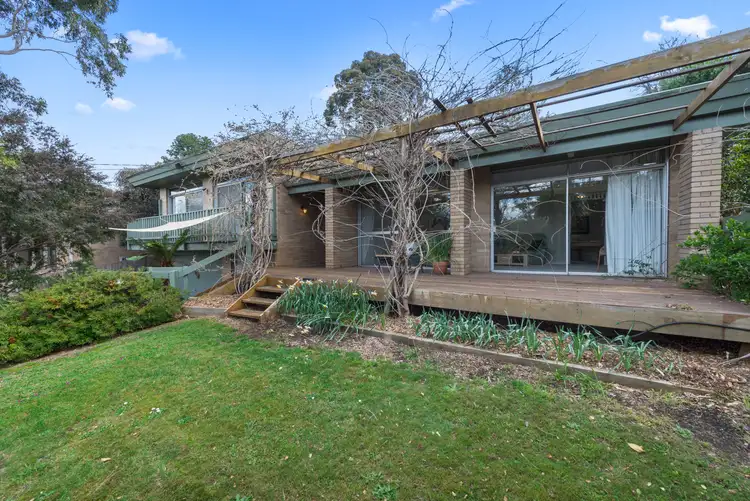 30 Mariana Avenue, Croydon South VIC 3136