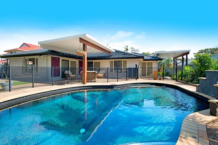 8 Desert Falls Crescent, Parkwood QLD 4214