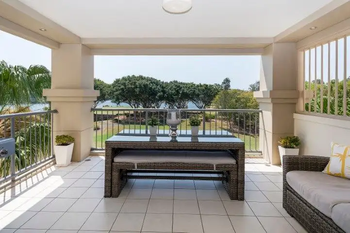 8433 Magnolia Drive East, Hope Island QLD 4212