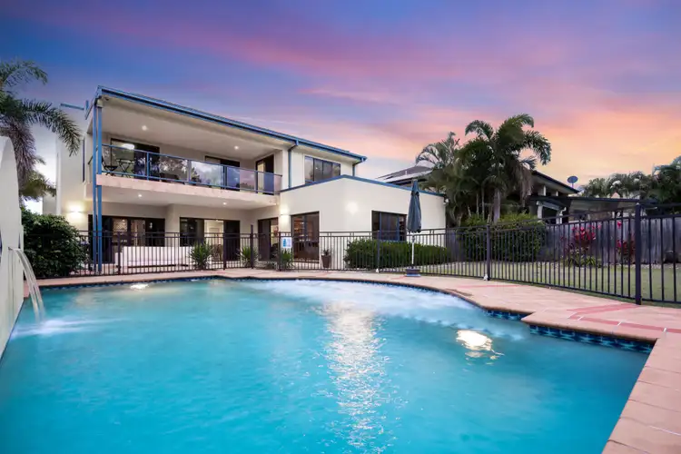 7 The Avenue, Windaroo QLD 4207