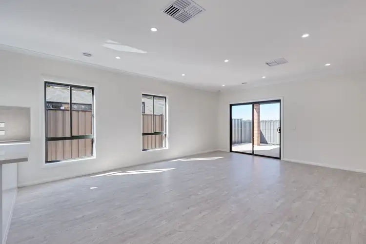 Fifth view of Homely house listing, 18 Durant Circuit, Kalkallo VIC 3064