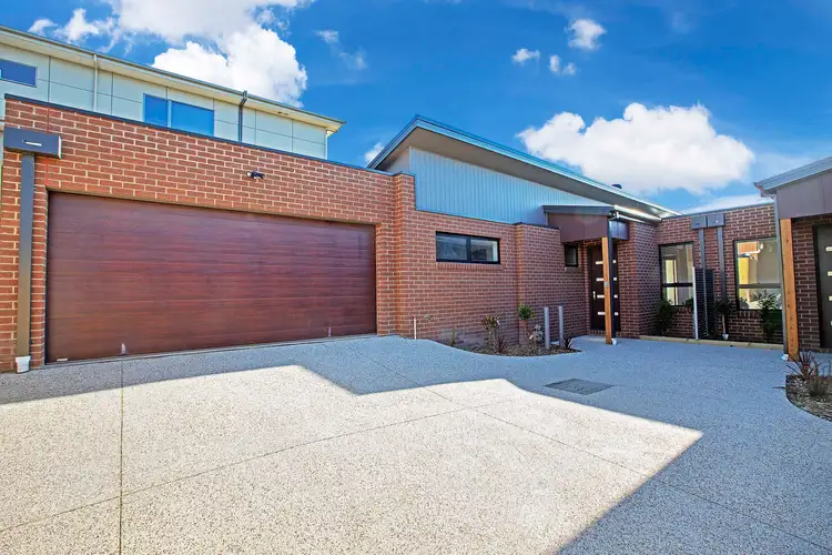 2/13 Oakhill Avenue, Highton VIC 3216