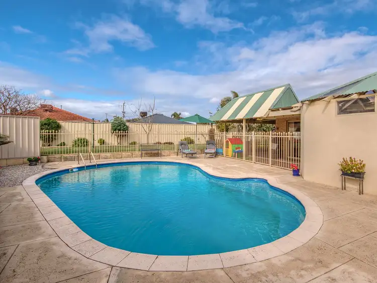 8 Dundas Court, Waikiki WA 6169