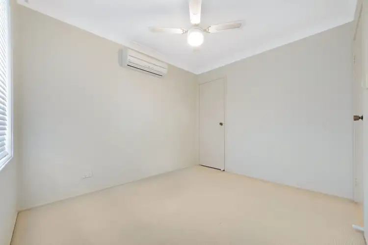 Sixth view of Homely townhouse listing, 14/4 Jacquinot Place, Glenfield NSW 2167