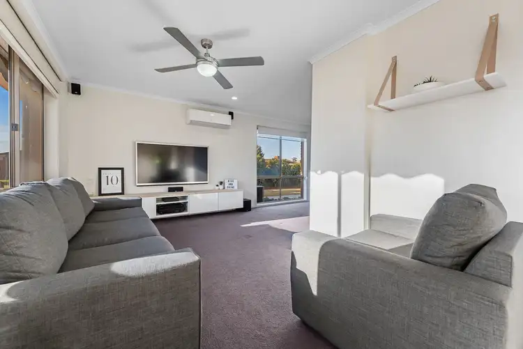 Fourth view of Homely house listing, 9 Farnborough Avenue, Craigieburn VIC 3064