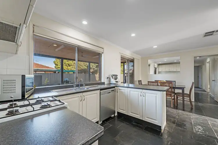 Seventh view of Homely house listing, 9 Farnborough Avenue, Craigieburn VIC 3064