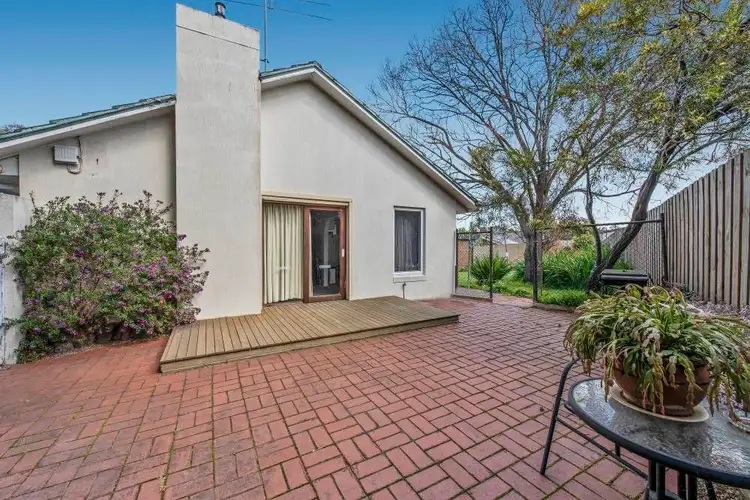 64 Laura Road, Knoxfield VIC 3180