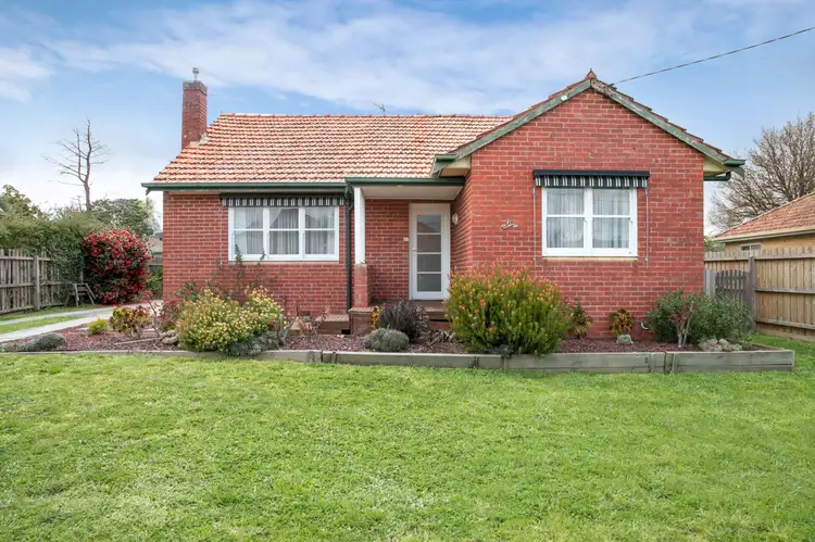 6 Muir Crescent, Newington VIC 3350