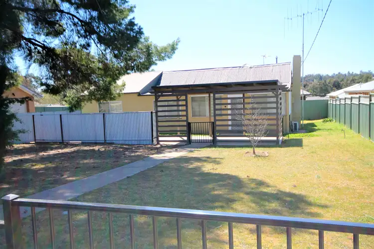 11 Miro Street, Young NSW 2594