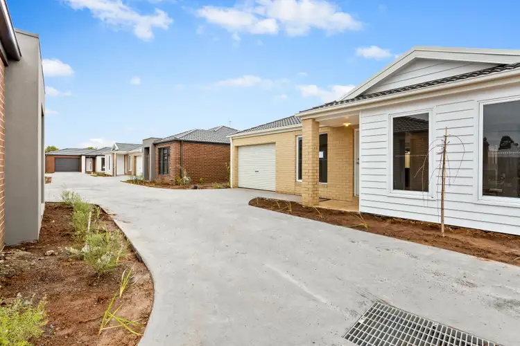 Fifth view of Homely unit listing, 2/4 Norman Road, Drouin VIC 3818