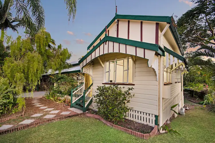30 Ahearne Street, Hermit Park QLD 4812