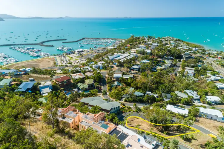 4 Nara Avenue, Airlie Beach QLD 4802