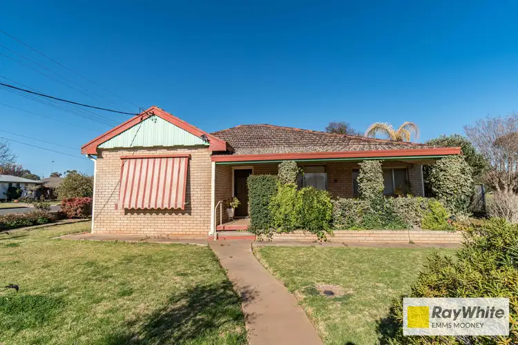 64 Waddell Street, Canowindra NSW 2804