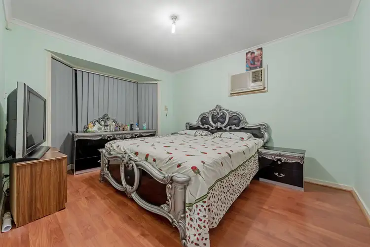 Fifth view of Homely house listing, 22 Kiparra Close, St Albans VIC 3021