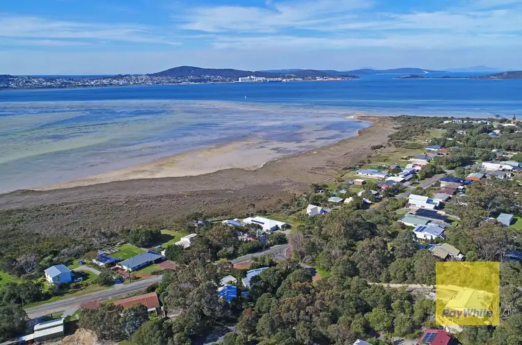 123 Bay View Drive, Little Grove WA 6330