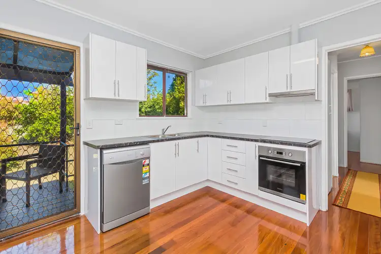220 Scarborough Road, Scarborough QLD 4020