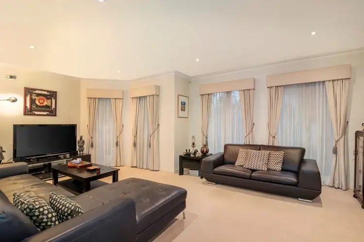 2/42 Clay Drive, Doncaster VIC 3108
