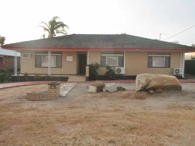 32 Annie Street, Katanning WA 6317