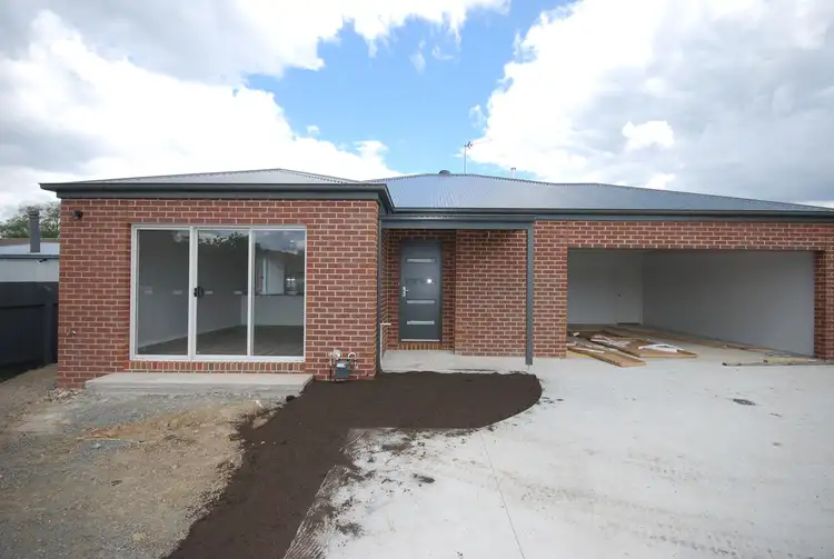 2A/8 Thompson Street, Brown Hill VIC 3350