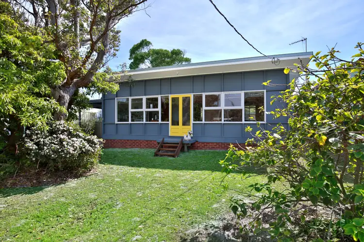 11 Lamond Street, Currarong NSW 2540
