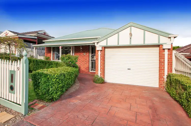 9 Rosewood Place, Chirnside Park VIC 3116