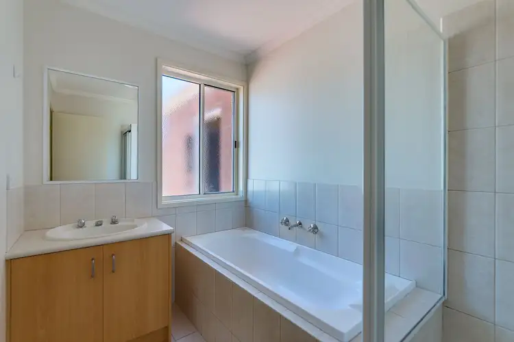 Fifth view of Homely house listing, 16 Erindale Place, Craigieburn VIC 3064