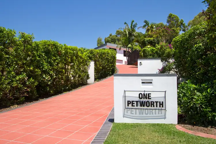 1 Petworth Court, Arundel QLD 4214