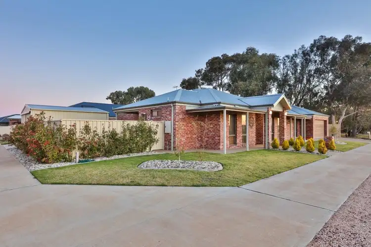 Fifth view of Homely house listing, 2 Davlin Drive, Mildura VIC 3500