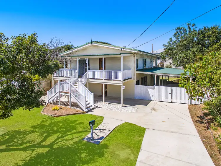 22 Seaville Avenue, Scarborough QLD 4020